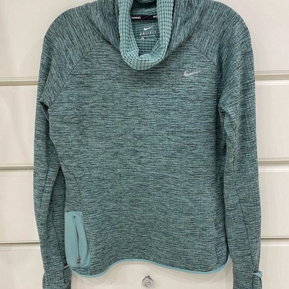 Nike top